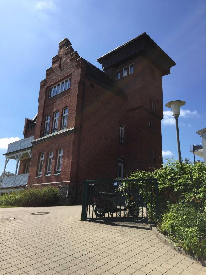 Seelotsenstation Turmwohnung Adler Sassnitz Exterior foto